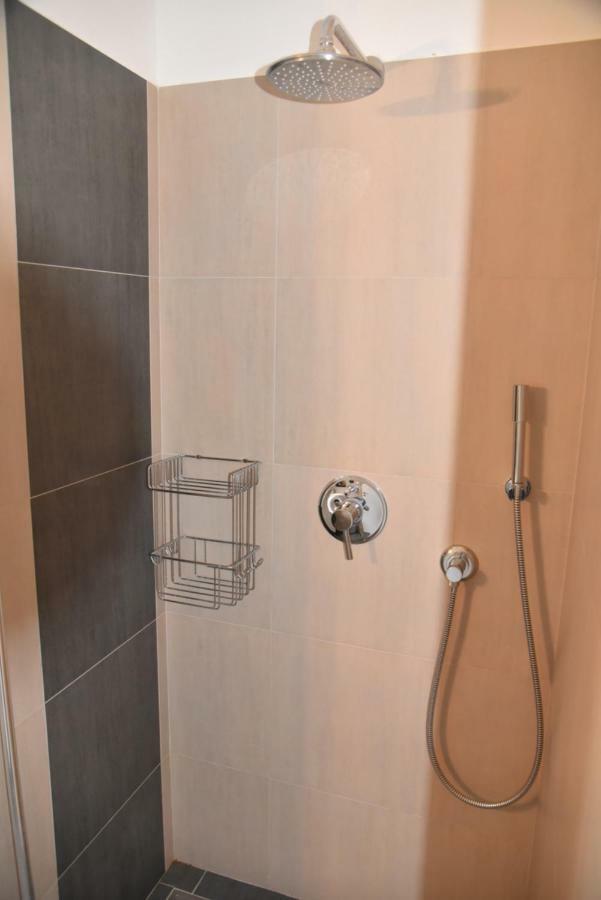 Villa Pina Appartment Chantos Tisno Bagian luar foto