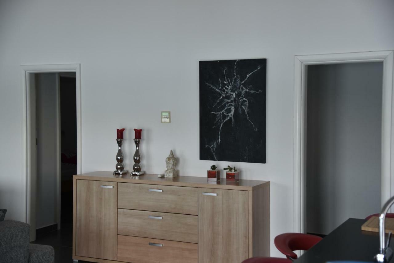 Villa Pina Appartment Chantos Tisno Bagian luar foto