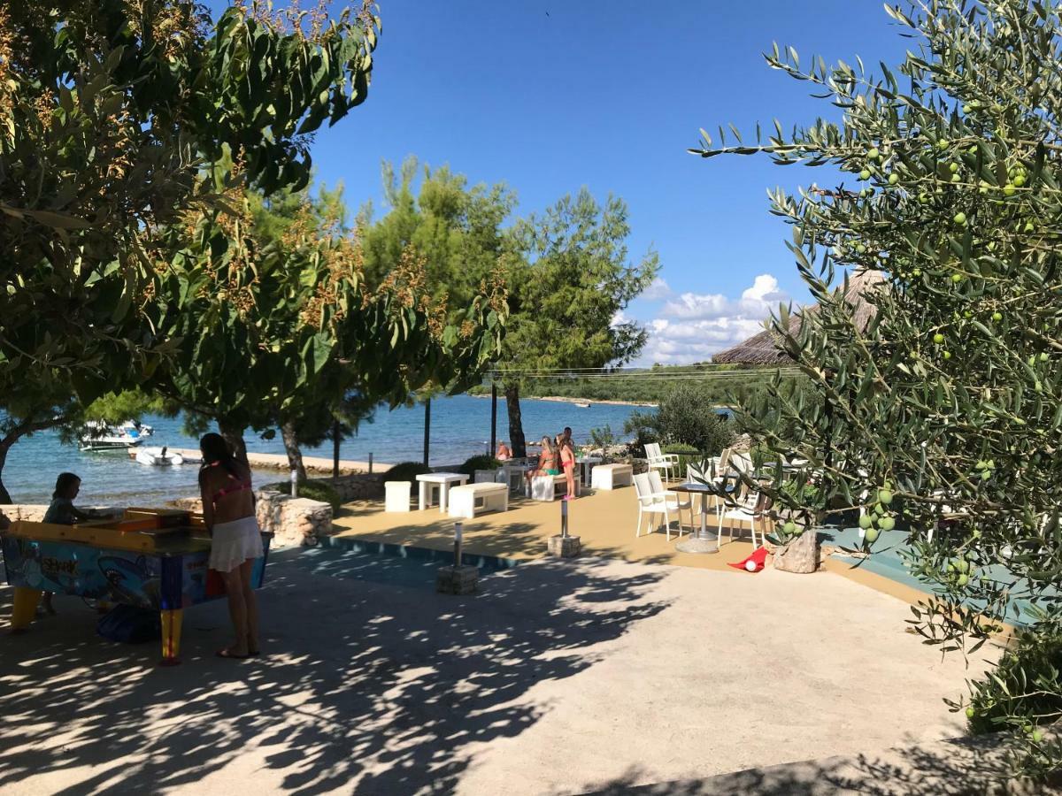 Villa Pina Appartment Chantos Tisno Bagian luar foto