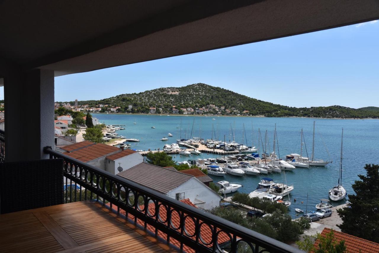 Villa Pina Appartment Chantos Tisno Bagian luar foto